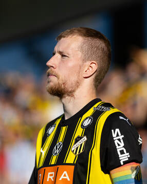 Häckens Simon Gustafson innan fotbollsmatchen i