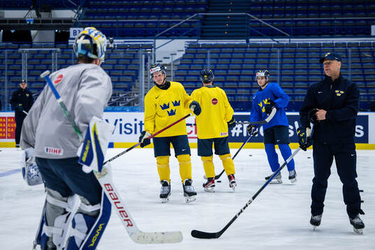 Goaltender Jesper Wallstedt, Max Friberg, Jesper Frödén,