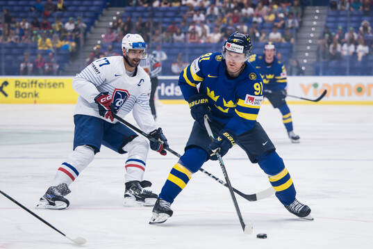 Sacha Treille of France and Carl Grundström of Sweden