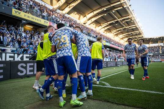 IFK Göteborgs spelare jublar