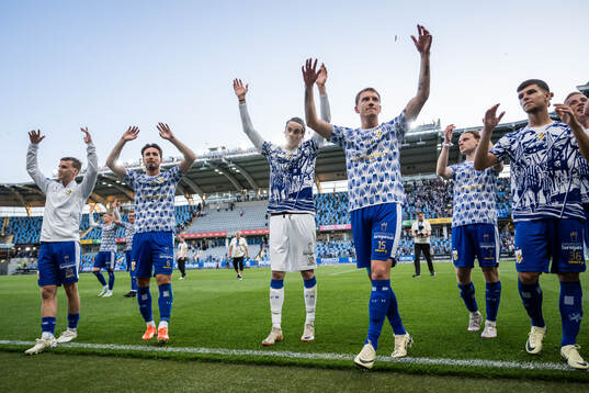 IFK Göteborgs spelare jublar