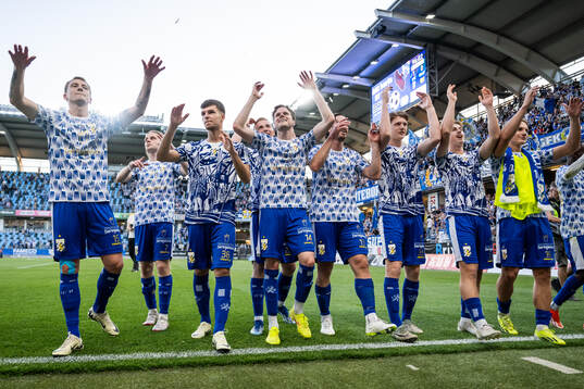IFK Göteborgs spelare jublar