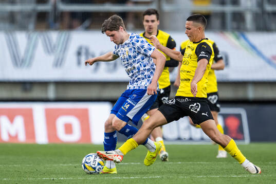 IFK Göteborgs Gustaf Norlin och Mjällbys Nicklas Røjkjær