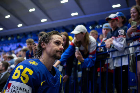 Erik Karlsson of Sweden