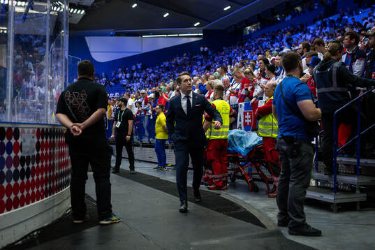 Head coach Sam Hallam of Sweden
