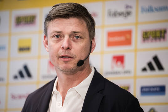 Head coach Jon Dahl Tomasson of the Swedish national