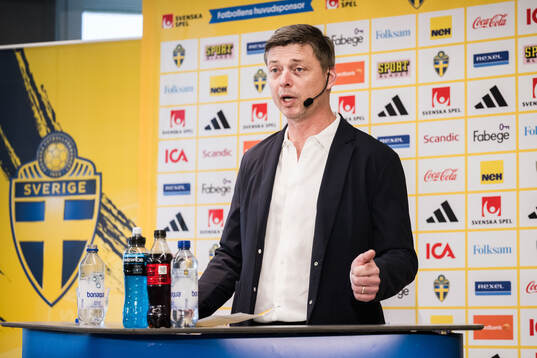 Head coach Jon Dahl Tomasson of the Swedish national