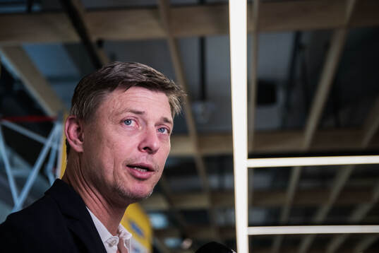 Head coach Jon Dahl Tomasson of the Swedish national
