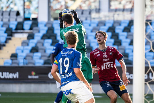 Trelleborgs målvakt Andreas Larsen och Örgrytes Noah