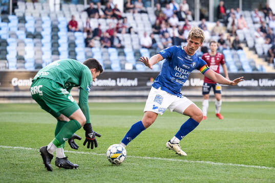 Trelleborgs målvakt Andreas Larsen och Tobias Karlsson