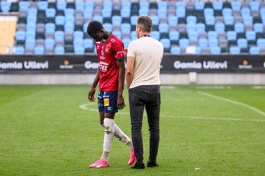 Örgrytes Abdoulaye Faye och sportchef Pontus Farnerud
