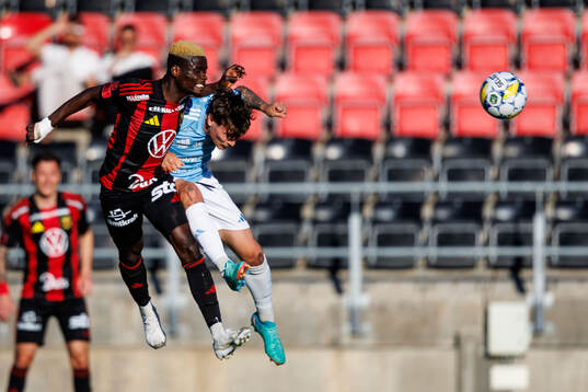 Östersunds Assiedou Yannick Armel Adjoumani och Gefles
