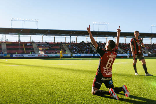 Bläddra bland fler bilder av Fotboll, Superettan, Östersund - Gefle