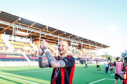 Östersunds Kevin Jablinski jublar