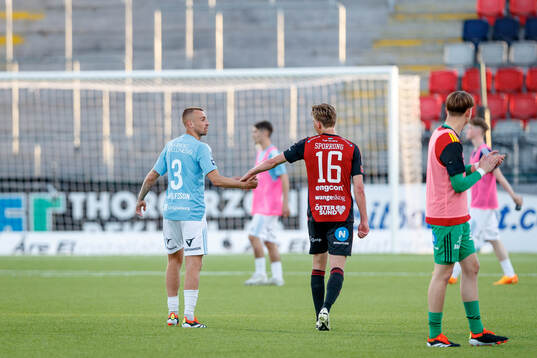 Gefles Jesper Merbom Adolfsson tackar Östersunds Albin