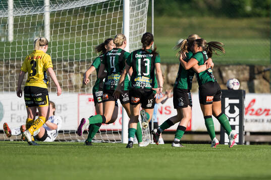 Varbergs spelare jublar