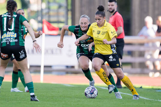 Elfsborgs Jennifer Brinck och Varbergs BoISs Lilly Borgman