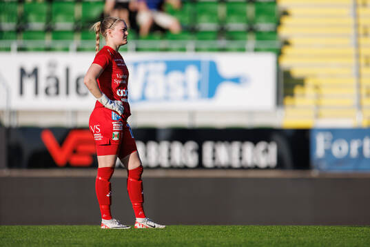 Varbergs BoISs målvakt Linnea Nilsson