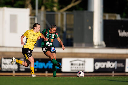 Elfsborgs Ellen Nilsson och Varbergs BoISs Molly Qvarford