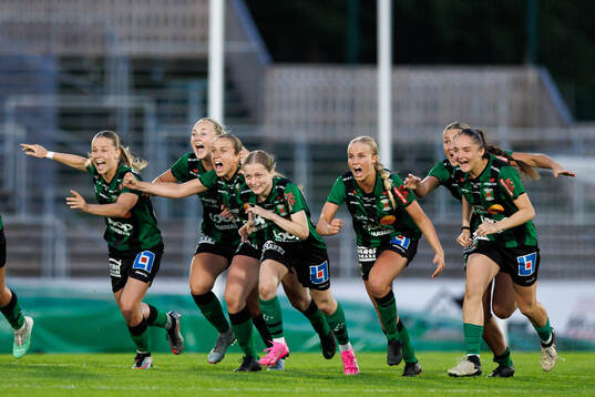 Varbergs BoISs spelare jublar