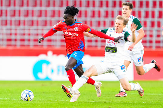 Helsingborgs Benjamin Acquah och Skövde AIKs Samuel Sörman