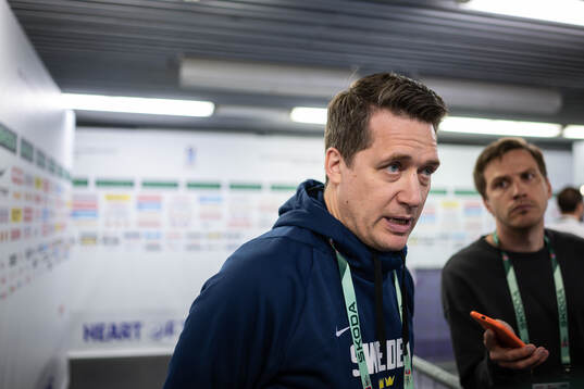 Head coach Sam Hallam of Sweden