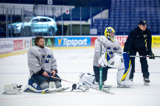 Goaltender Jesper Wallstedt, goaltender Filip Gustavsson