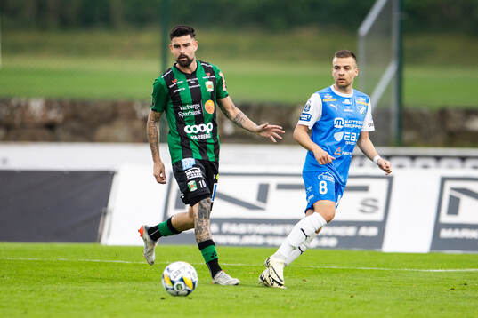 Varbergs Diego Montiel och IK Oddevolds Oscar Iglicar