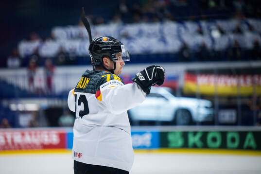 Dominik Kahun of Germany celebrates