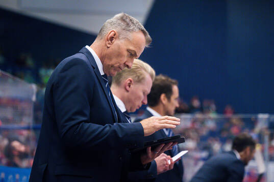 Assistant coach Tommy Albelin of Switzerland