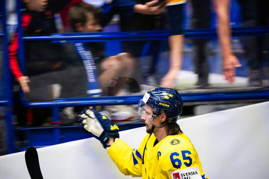 Erik Karlsson of Sweden