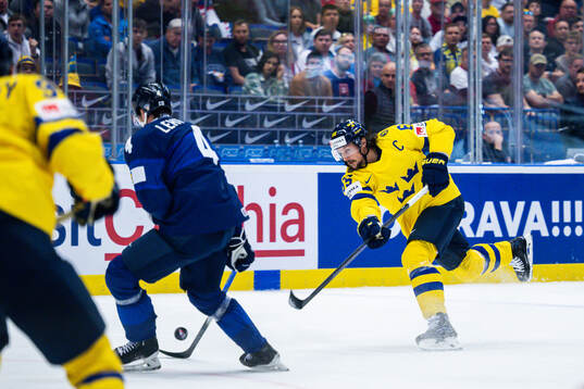 Erik Karlsson of Sweden