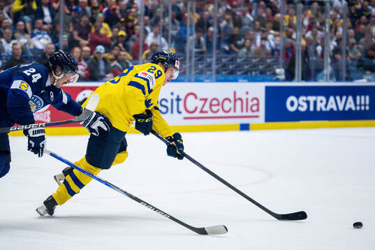 Hannes Björninen of Finland and Pontus Holmberg of Sweden