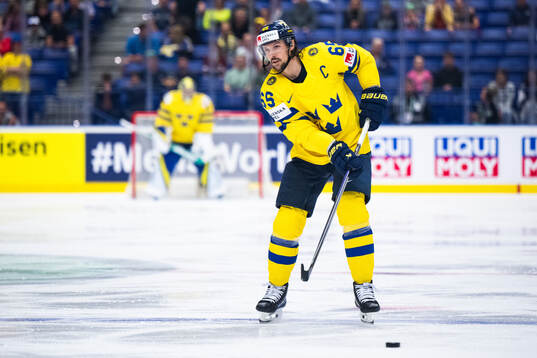 Erik Karlsson of Sweden