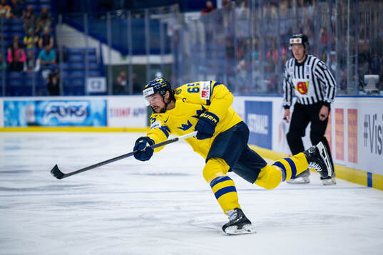 Erik Karlsson of Sweden
