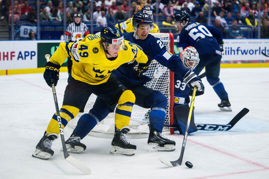 Fabian Zetterlund of Sweden and Oliver Kapanen of Finland