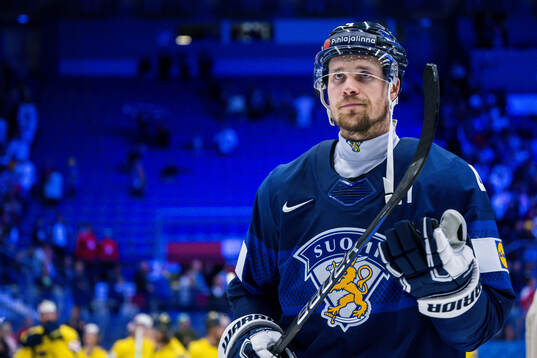 Oliwer Kaski of Finland looks dejected
