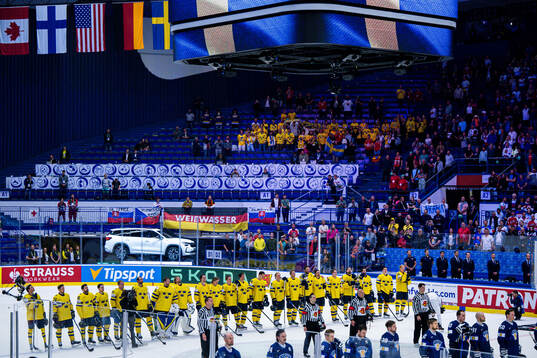 Players of Sweden at the national anthem
