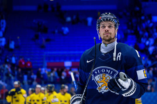Oliwer Kaski of Finland looks dejected