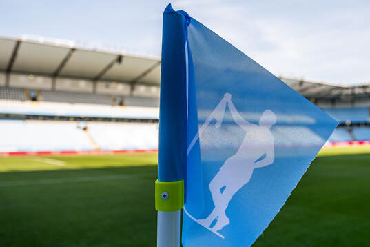 En hörnflagga med Bosse Larsson