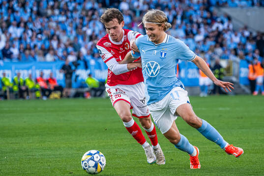 Kalmars Jacob Trenskow och Malmö FFs Sebastian Nanasi