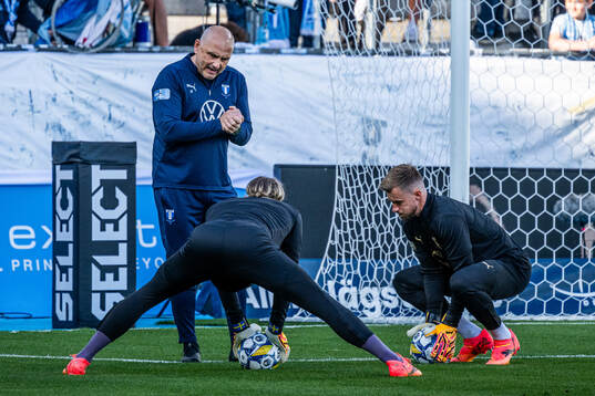 Malmö FFs målvaktstränare Jonnie Fedel med målvakt