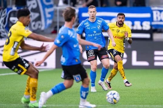 Halmstads Gisli Eyjolfsson och Elfsborgs Rami Kaib