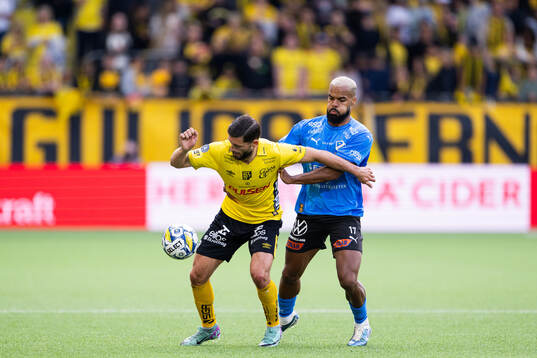 Elfsborgs Arber Zeneli och Halmstads Phil Ofosu-Ayeh
