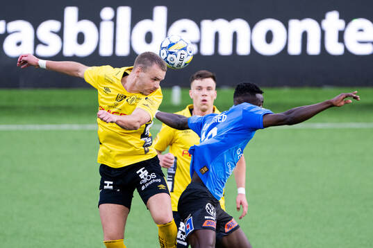 Elfsborgs Gustav Henriksson och Halmstads Naeem Mohammed