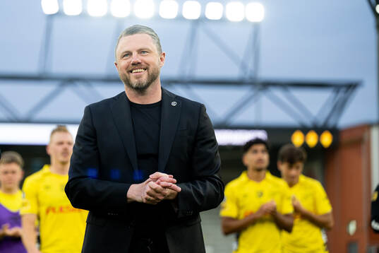 Elfsborgs manager Jimmy Thelin hyllas