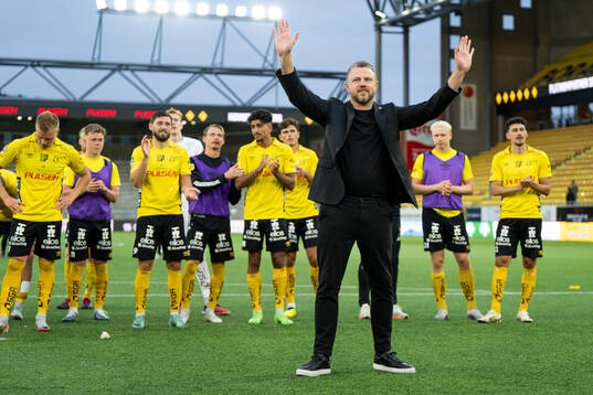 Elfsborgs manager Jimmy Thelin hyllas