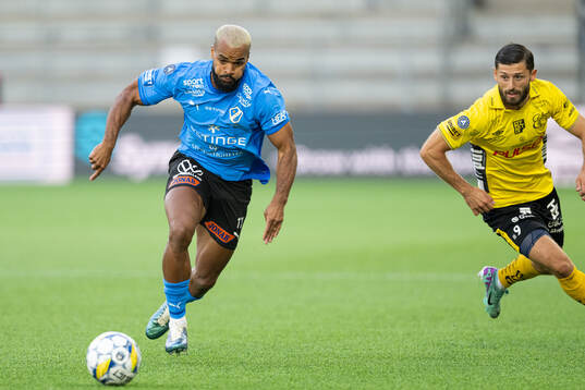 Halmstads Phil Ofosu-Ayeh och Elfsborgs Arber Zeneli