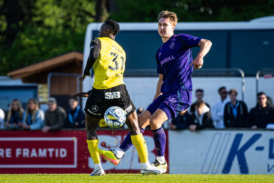 Mjällbys Silas Nwankwo och Djurgårdens Miro Tenho