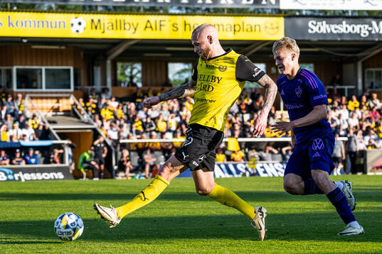 Mjällbys Adam Ståhl och Djurgårdens Lucas Bergvall